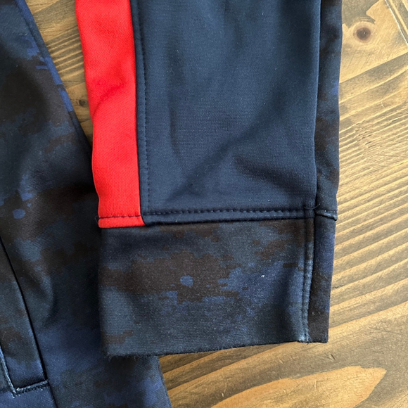 Boys New England Patriots NFL Hoodie Camo Blue Red Youth M 10/12 - Picture 6 of 9